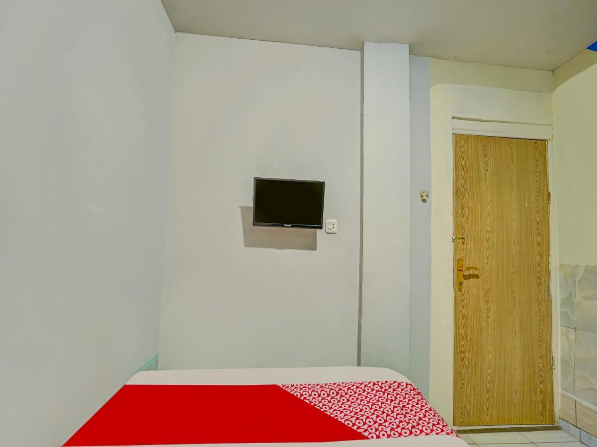 Oyo 90161 Hotel Lendosis Pipa Reja Angkatan 66 Палембанг Экстерьер фото